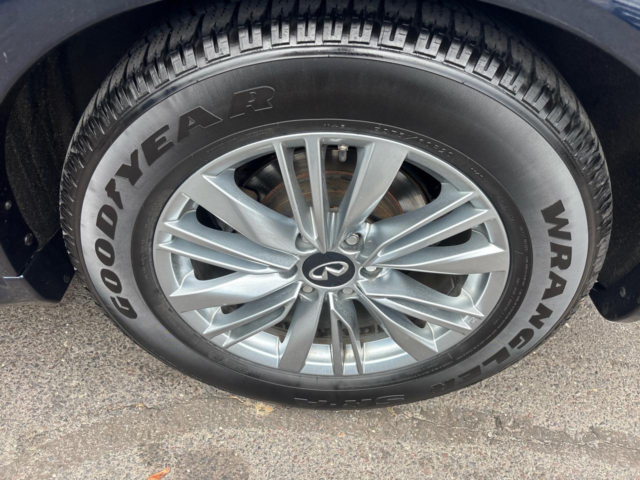 Infiniti QX80 LUXE AWD 2019