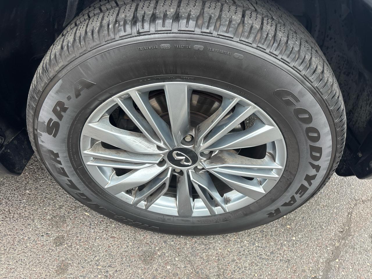 Infiniti QX80 LUXE AWD 2019