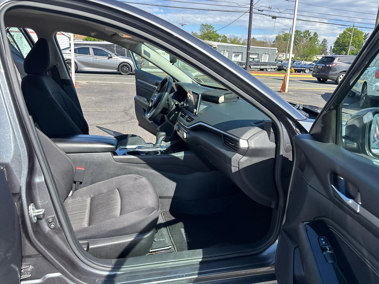Nissan Altima 2.5 SV Sedan 2021