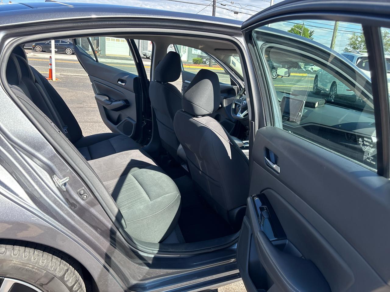 Nissan Altima 2.5 SV Sedan 2021