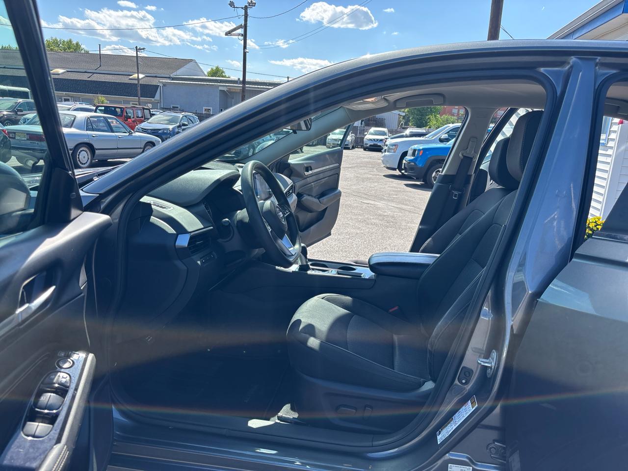 Nissan Altima 2.5 SV Sedan 2021