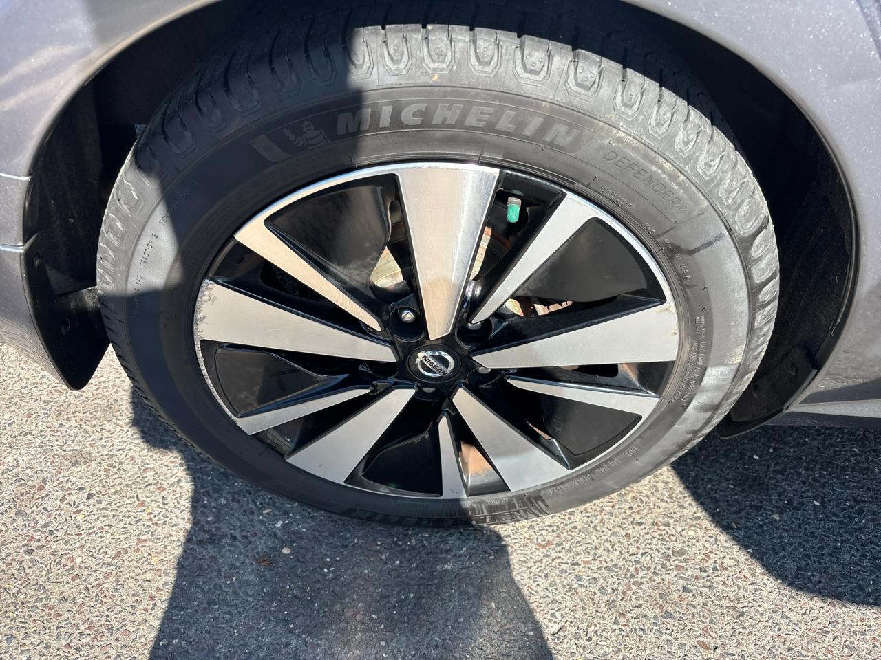 Nissan Altima 2.5 SV Sedan 2021