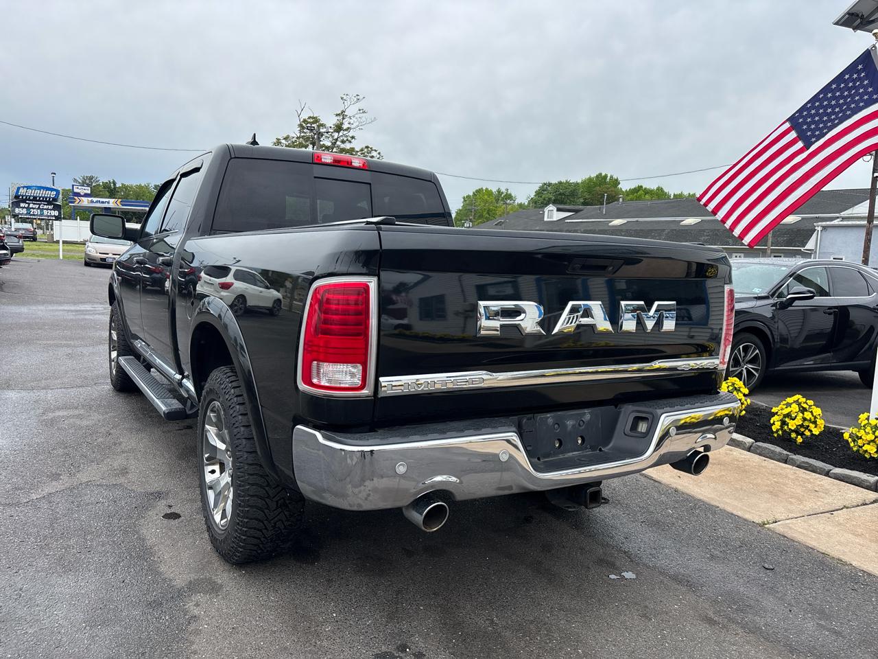RAM 1500 Limited 4x4 Crew Cab 6'4" Box 2017