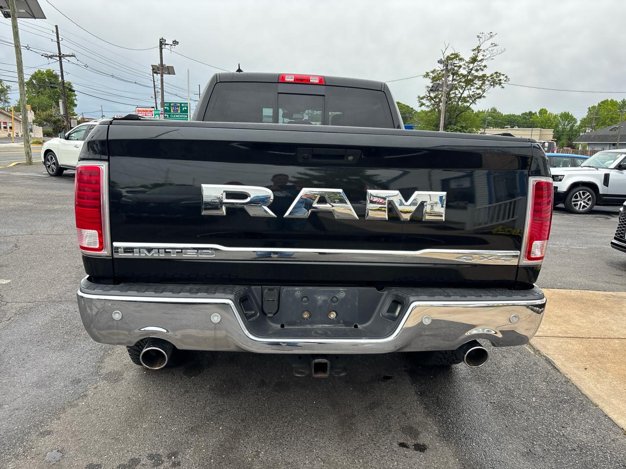 RAM 1500 Limited 4x4 Crew Cab 6'4" Box 2017