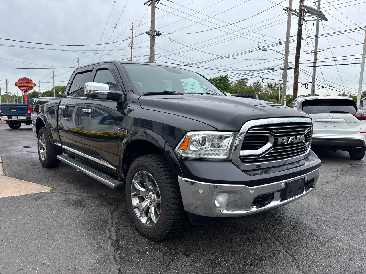 RAM 1500 Limited 4x4 Crew Cab 6'4" Box 2017
