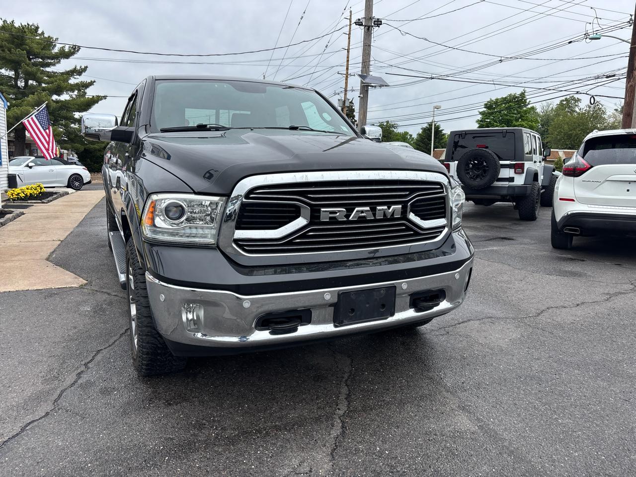 RAM 1500 Limited 4x4 Crew Cab 6'4" Box 2017