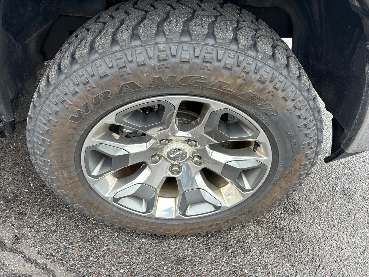 RAM 1500 Limited 4x4 Crew Cab 6'4" Box 2017