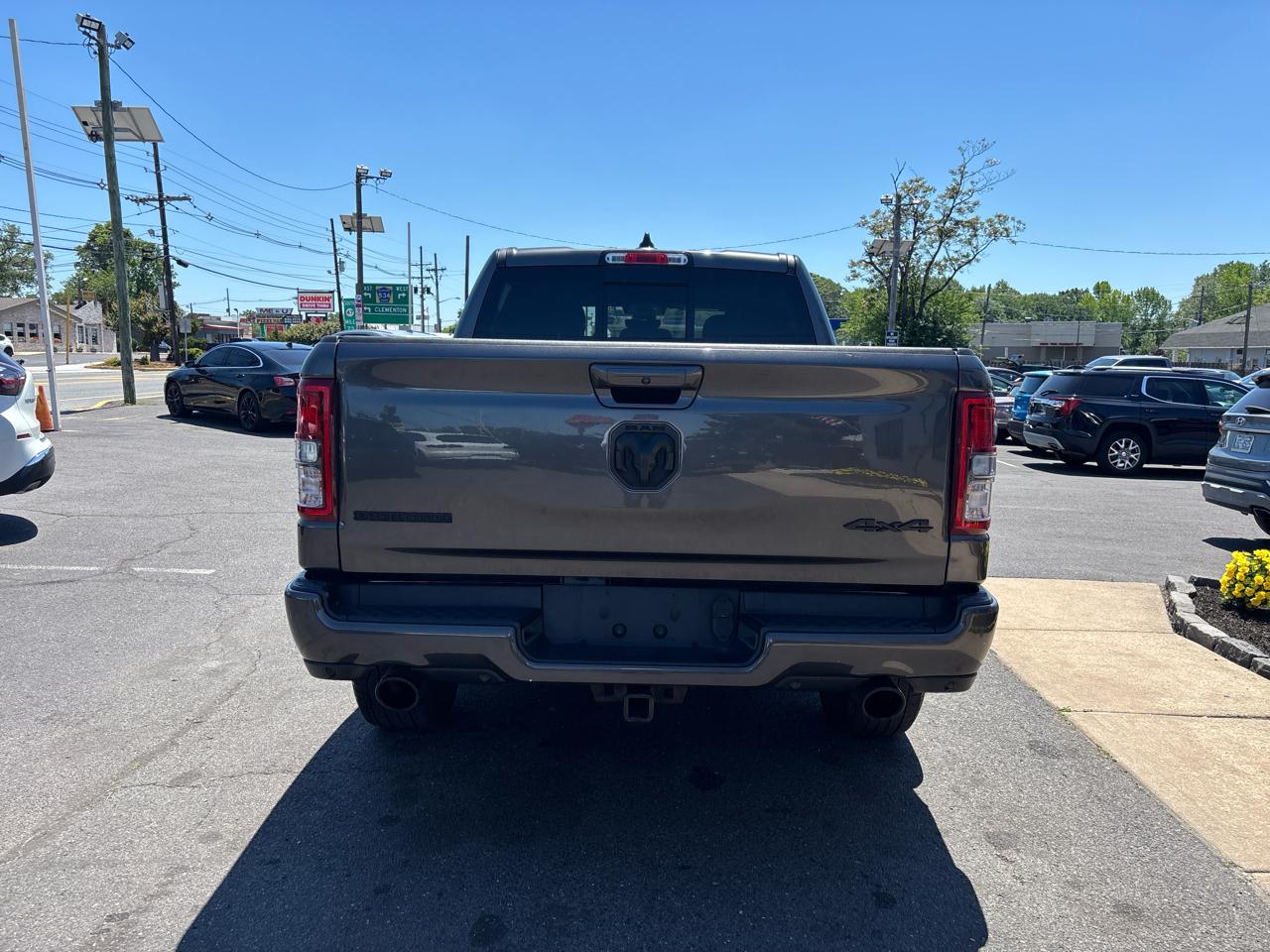 RAM 1500 Big Horn 4x4 Crew Cab 5'7" Box 2020