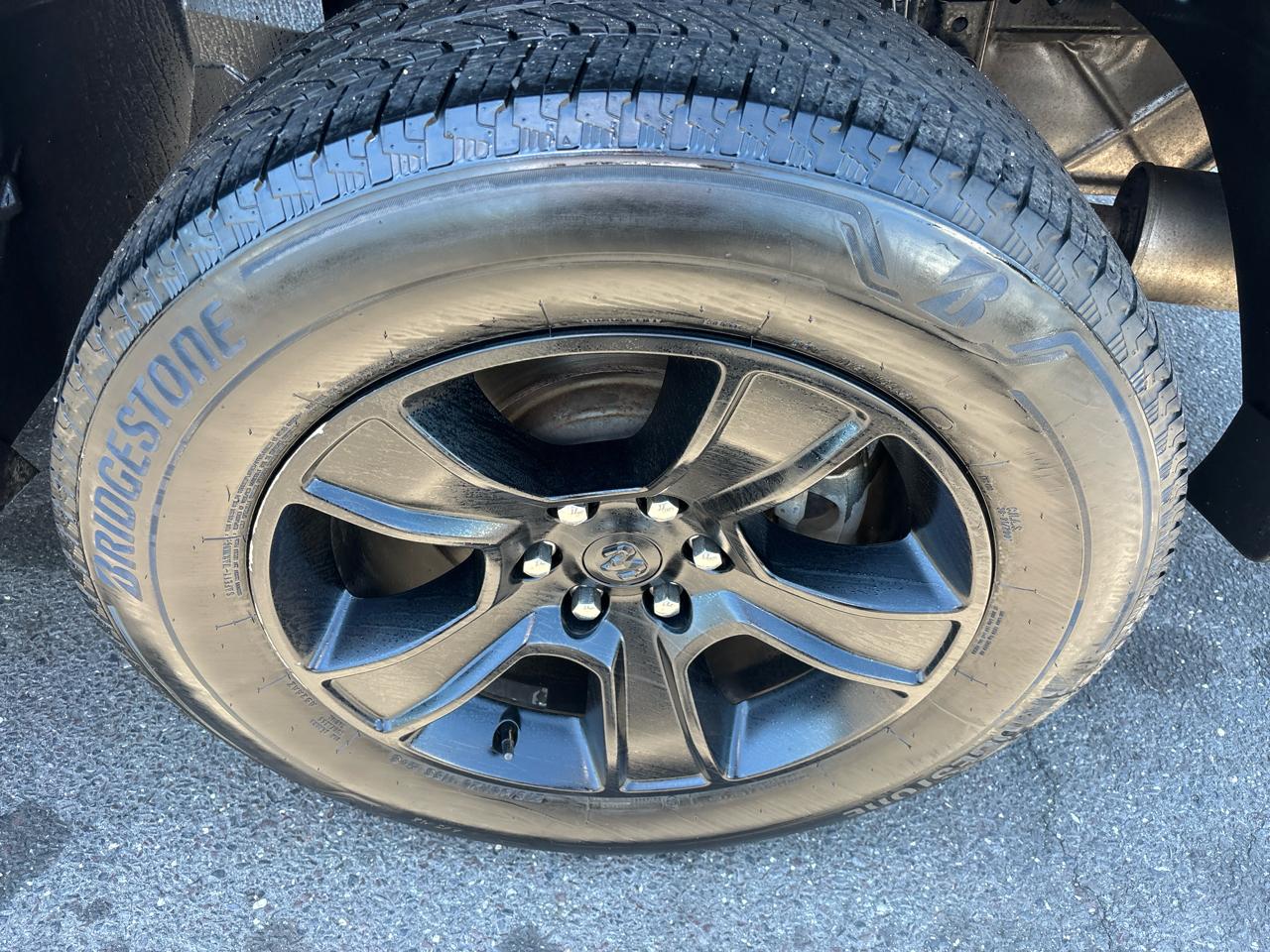 RAM 1500 Big Horn 4x4 Crew Cab 5'7" Box 2020