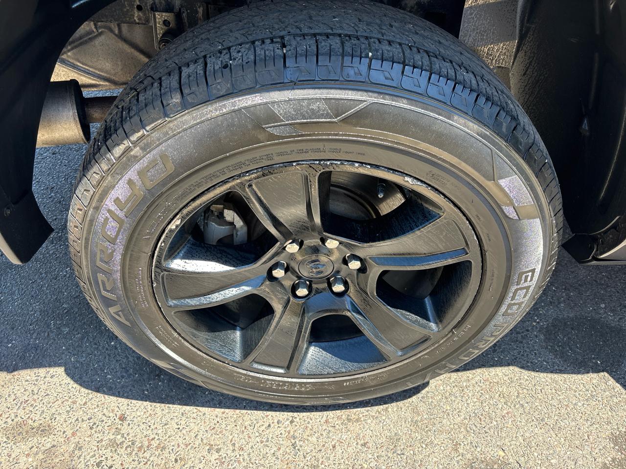 RAM 1500 Big Horn 4x4 Crew Cab 5'7" Box 2020