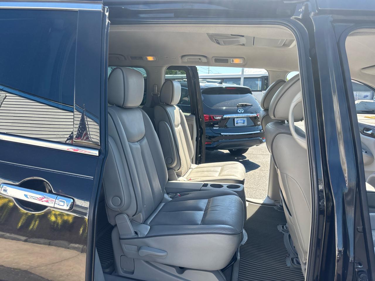 Nissan Quest 4dr SL 2012