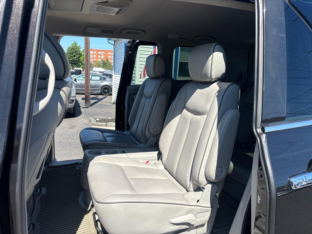 Nissan Quest 4dr SL 2012