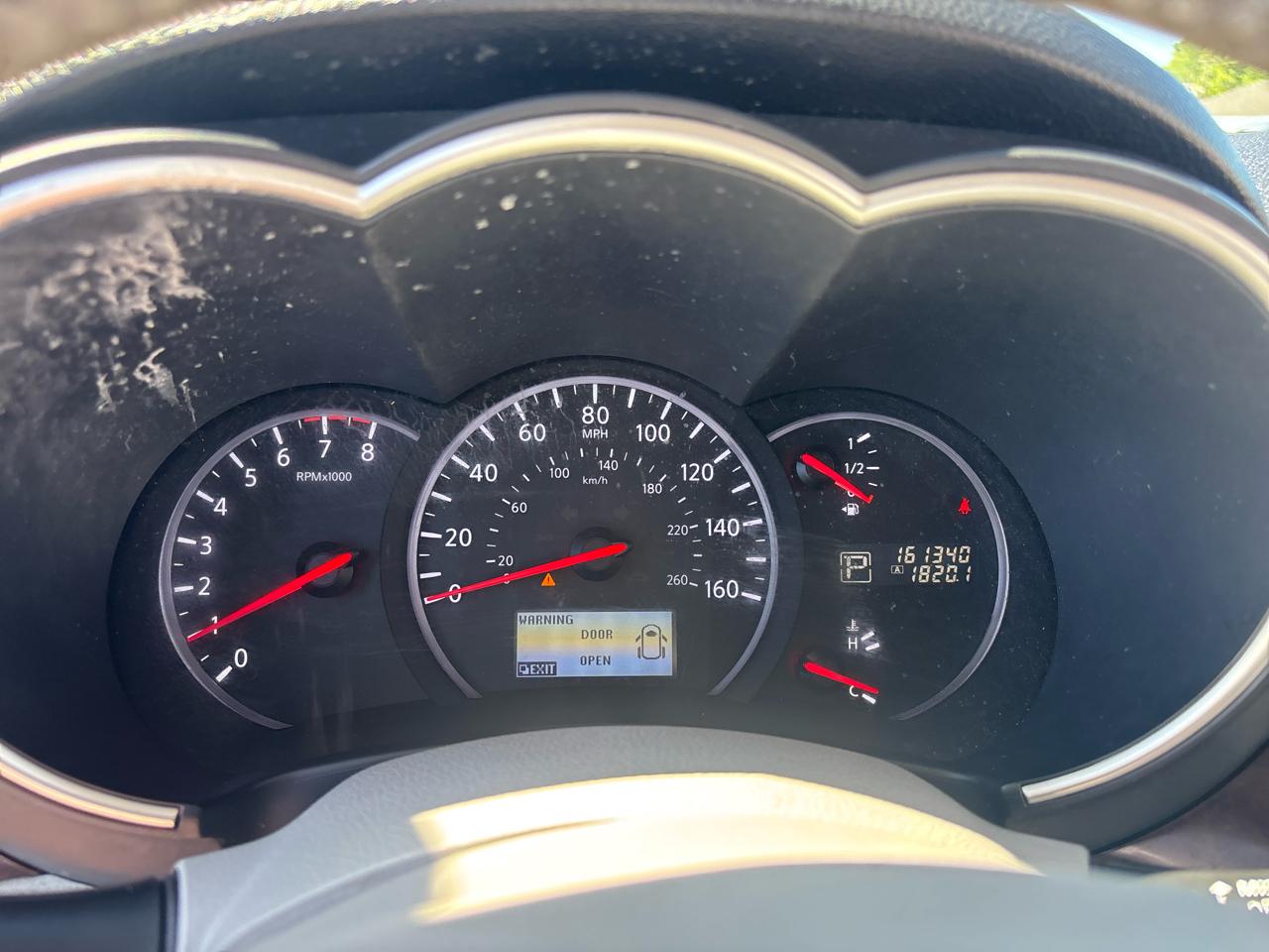 Nissan Quest 4dr SL 2012