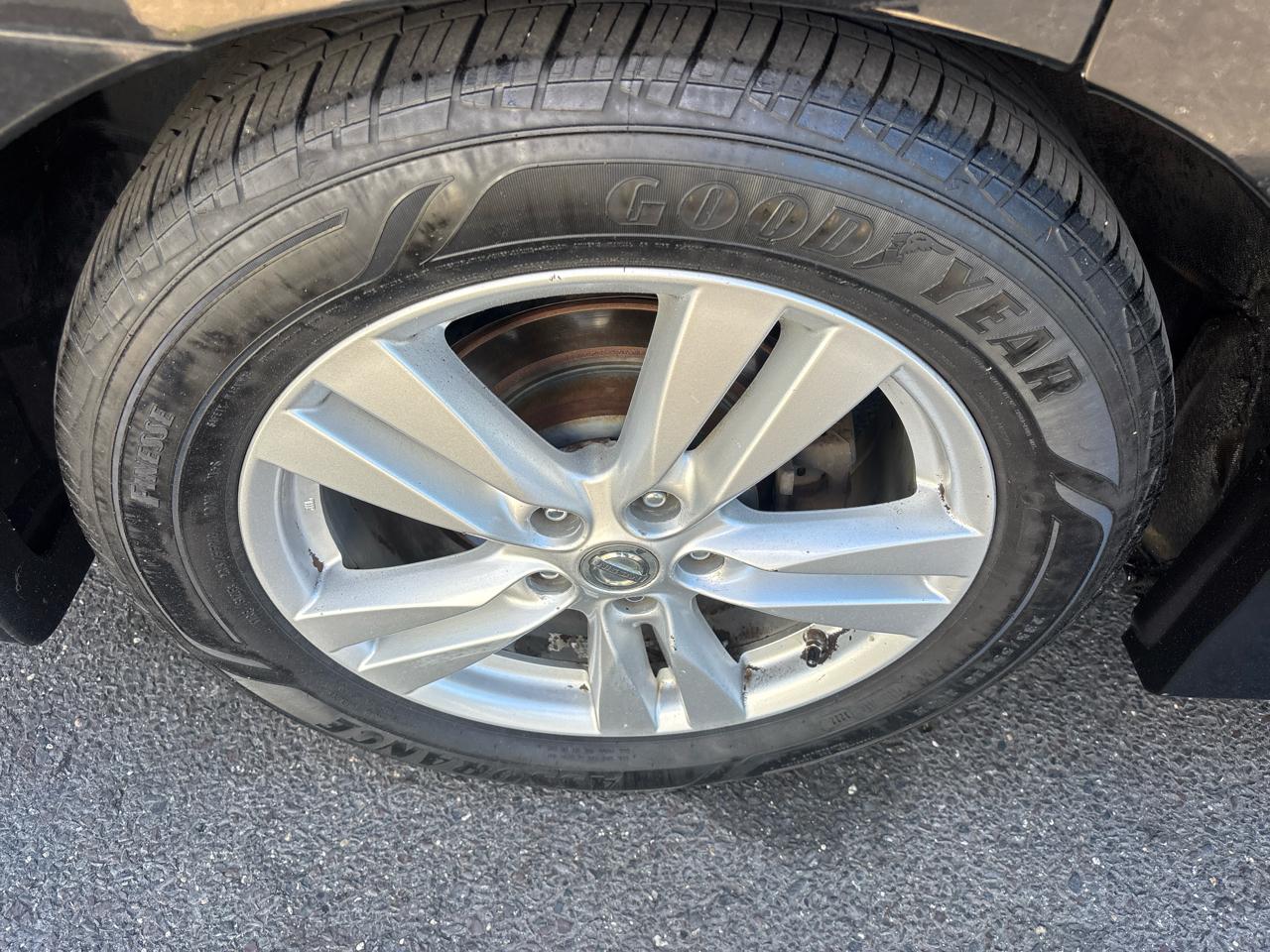 Nissan Quest 4dr SL 2012