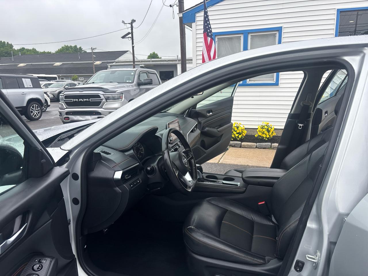 Nissan Altima 2.5 SR Sedan 2022