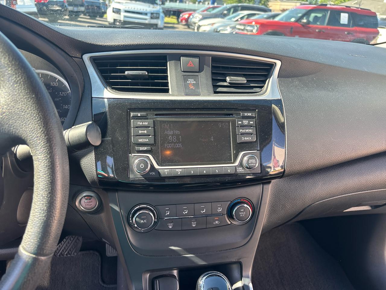 Nissan Sentra SV CVT 2017