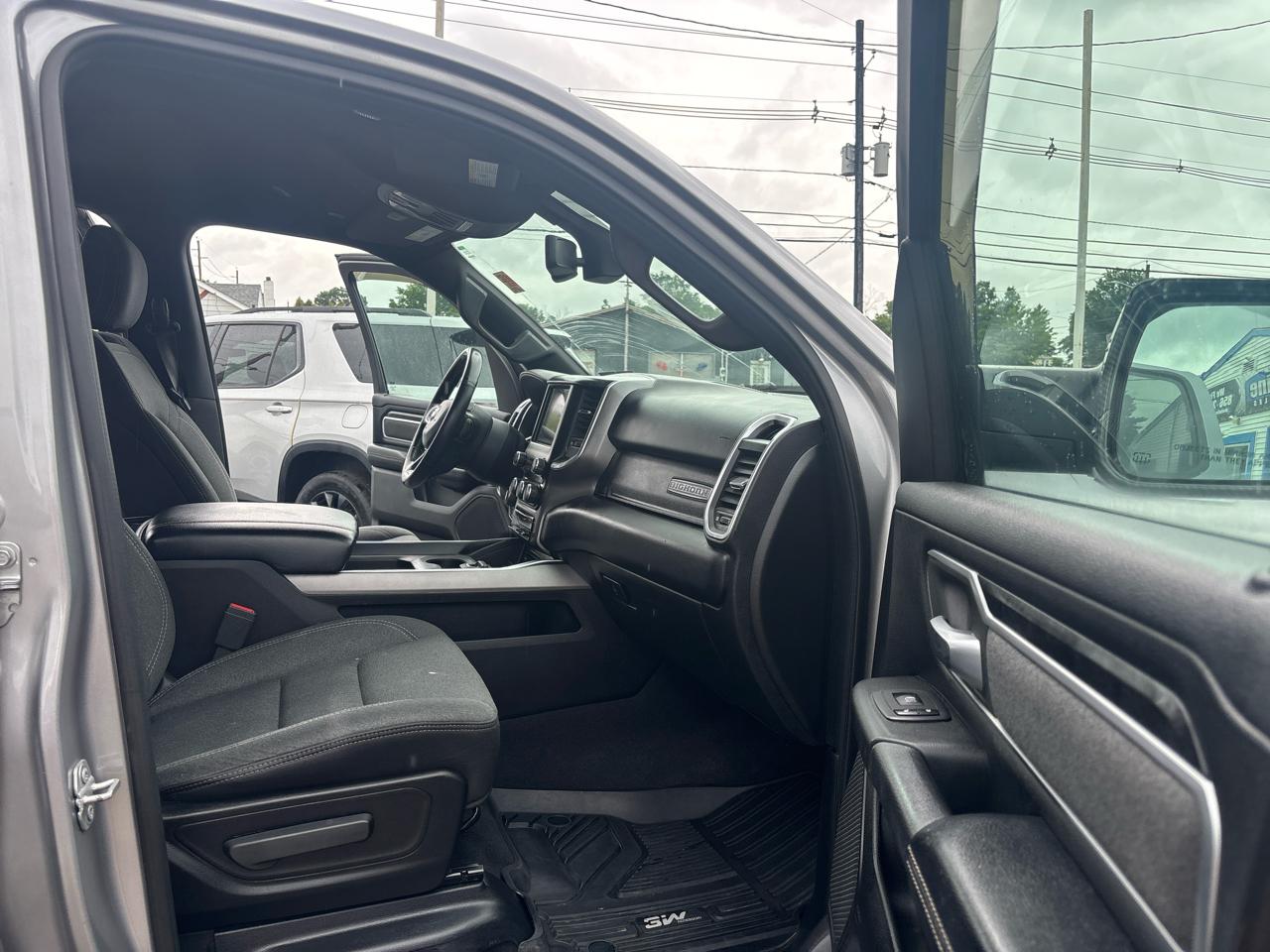 RAM 1500 Big Horn/Lone Star 4x4 Crew Cab 5'7" Box 2019