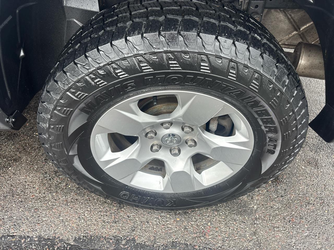 RAM 1500 Big Horn/Lone Star 4x4 Crew Cab 5'7" Box 2019