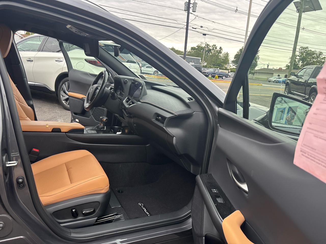 Lexus UX UX 250h Premium AWD 2023