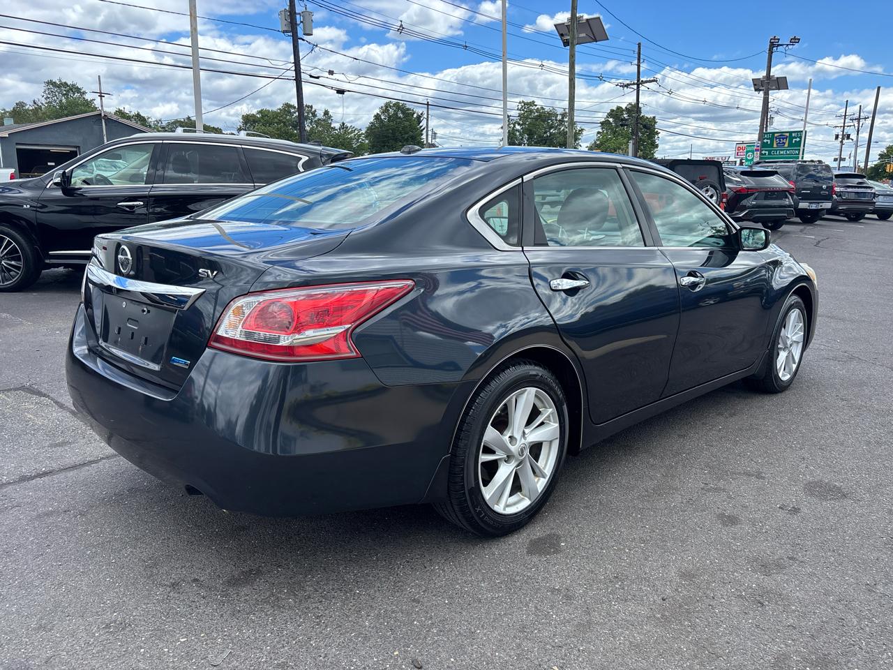 Nissan Altima 4dr Sdn I4 2.5 SV 2013