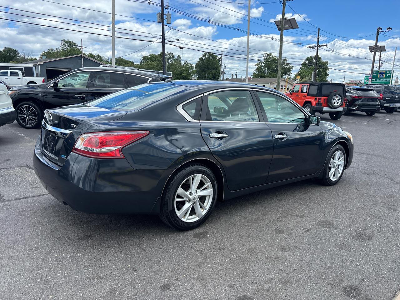 Nissan Altima 4dr Sdn I4 2.5 SV 2013
