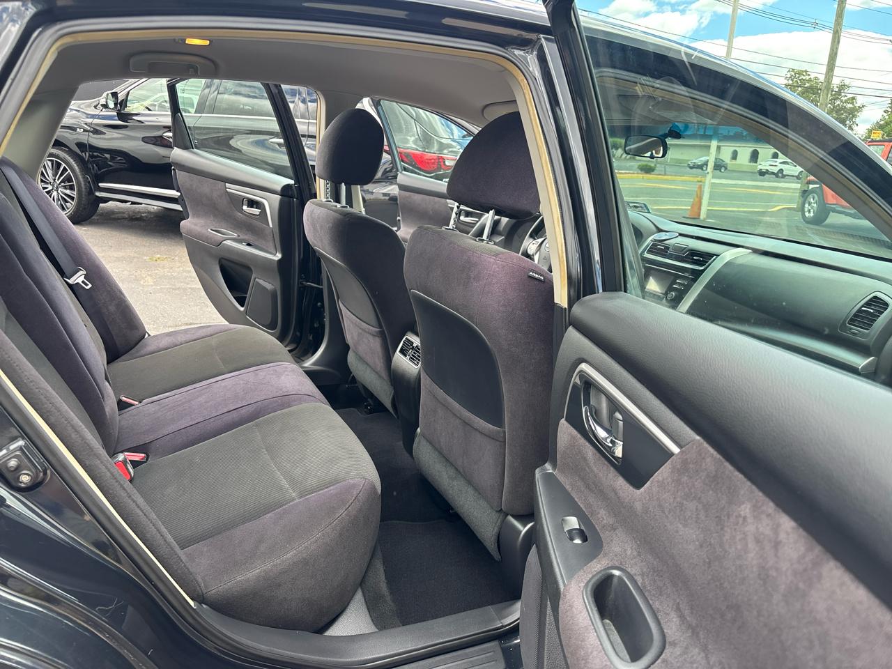 Nissan Altima 4dr Sdn I4 2.5 SV 2013