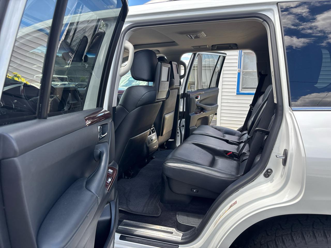 Lexus LX 570 4WD 4dr 2015