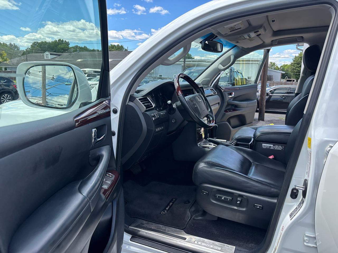 Lexus LX 570 4WD 4dr 2015