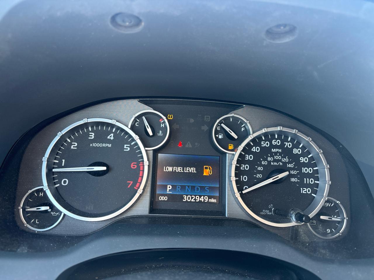 Toyota Tundra 4WD Truck Double Cab 5.7L V8 6-Spd AT SR5 (Natl) 2014