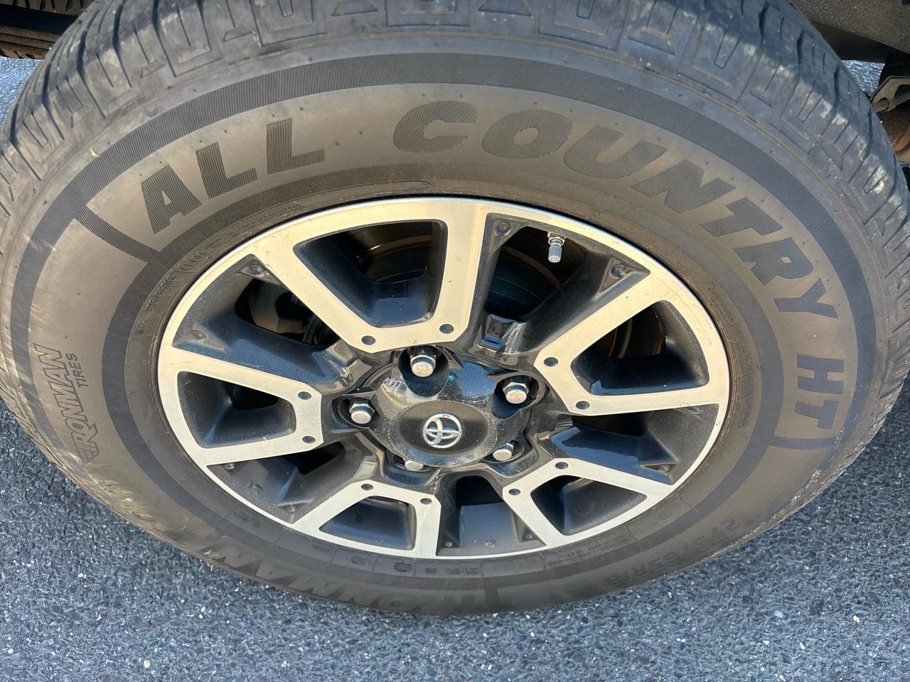 Toyota Tundra 4WD Truck Double Cab 5.7L V8 6-Spd AT SR5 (Natl) 2014