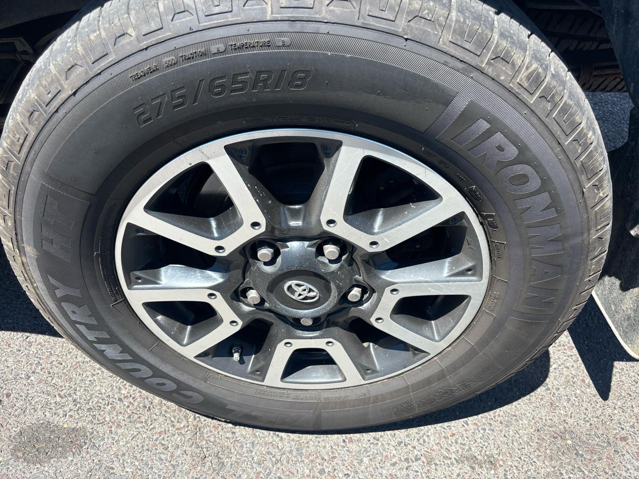 Toyota Tundra 4WD Truck Double Cab 5.7L V8 6-Spd AT SR5 (Natl) 2014