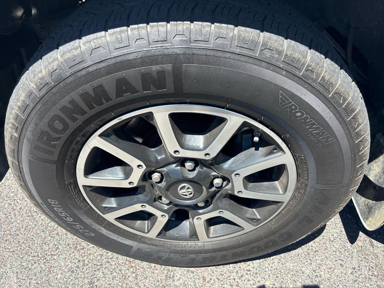 Toyota Tundra 4WD Truck Double Cab 5.7L V8 6-Spd AT SR5 (Natl) 2014