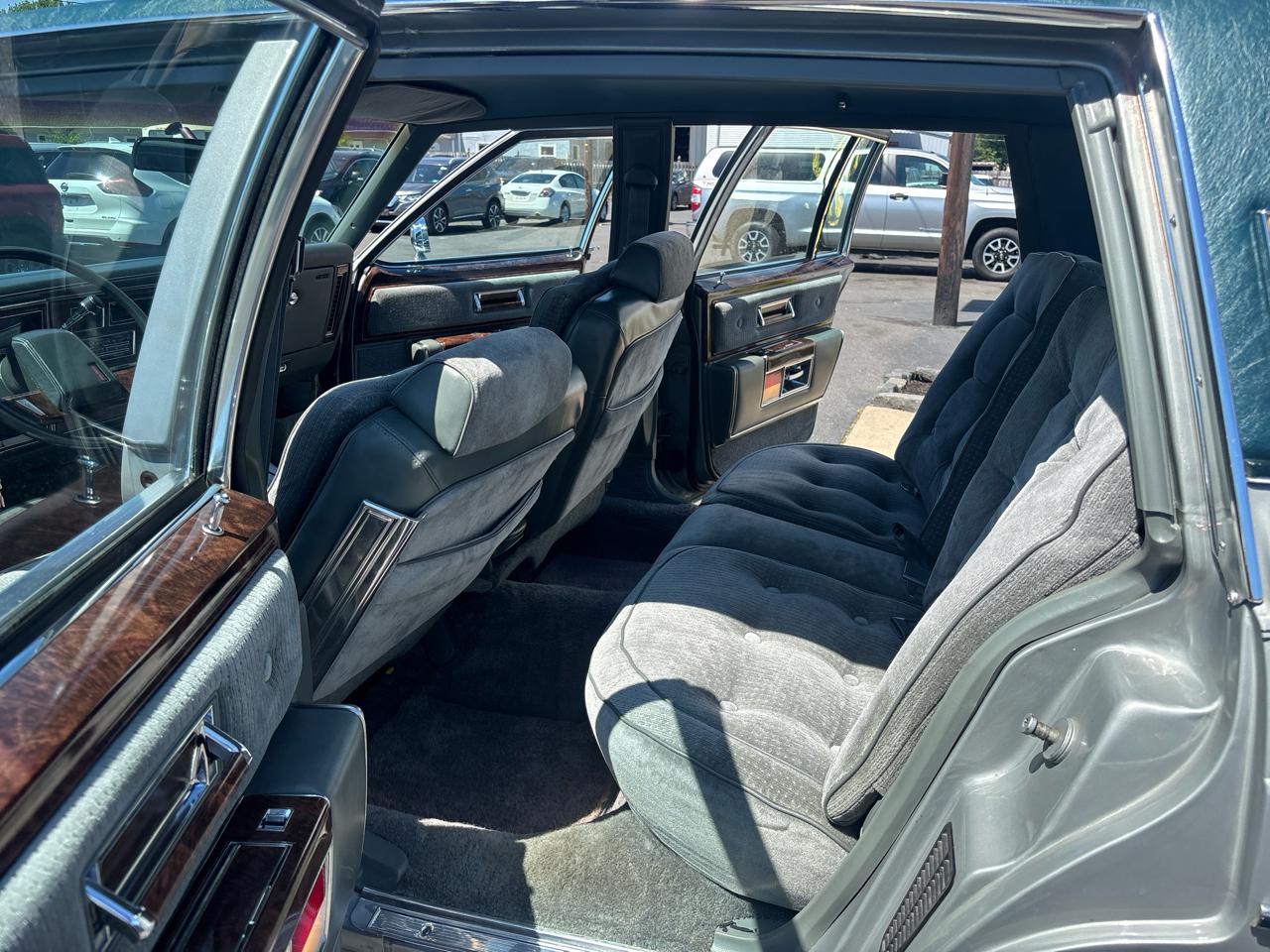 Oldsmobile 98 4dr Sedan Regency 1983