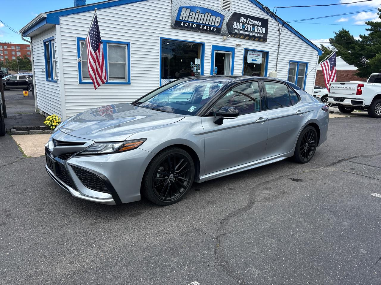 Toyota Camry Hybrid XSE CVT (Natl) 2023