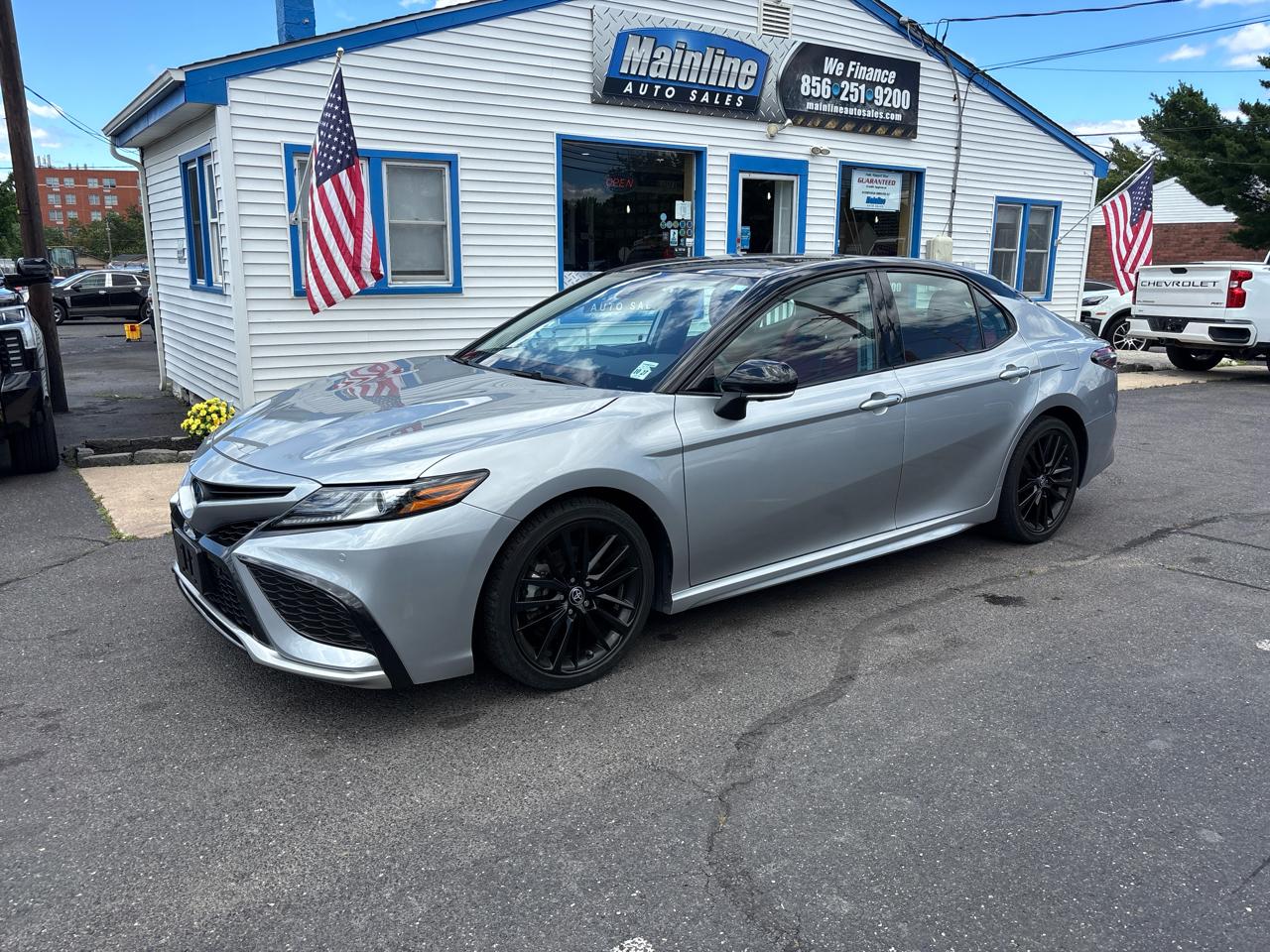 Toyota Camry Hybrid XSE CVT (Natl) 2023
