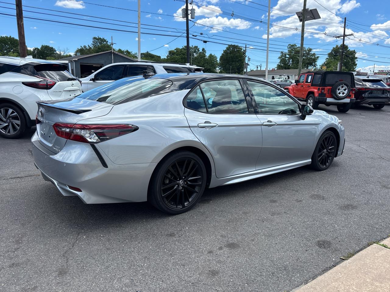 Toyota Camry Hybrid XSE CVT (Natl) 2023
