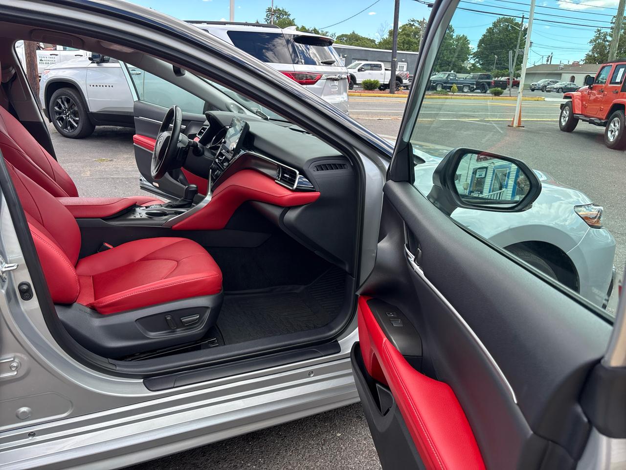 Toyota Camry Hybrid XSE CVT (Natl) 2023