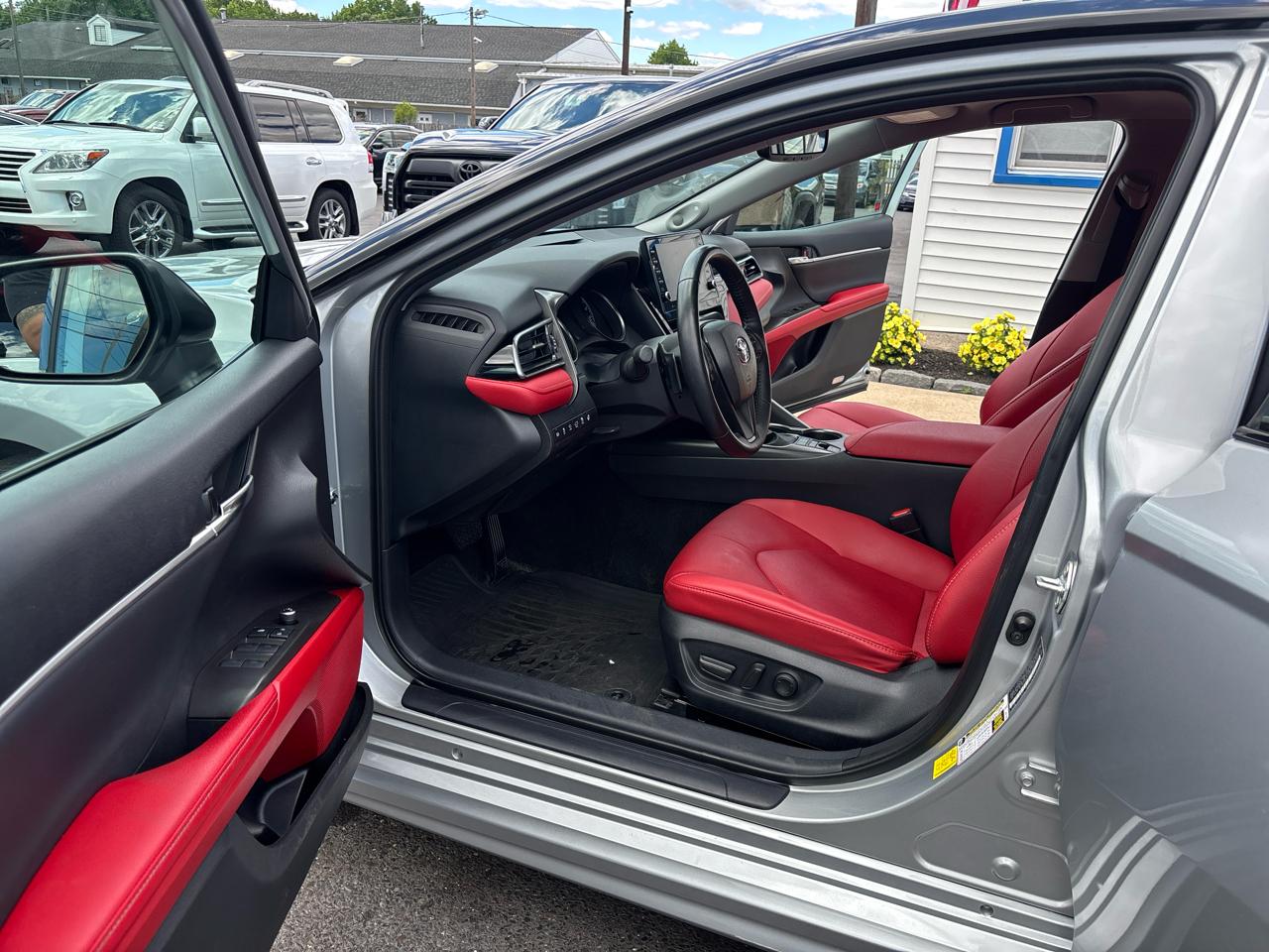 Toyota Camry Hybrid XSE CVT (Natl) 2023