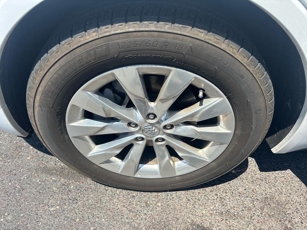 Buick Envision FWD 4dr Essence 2018