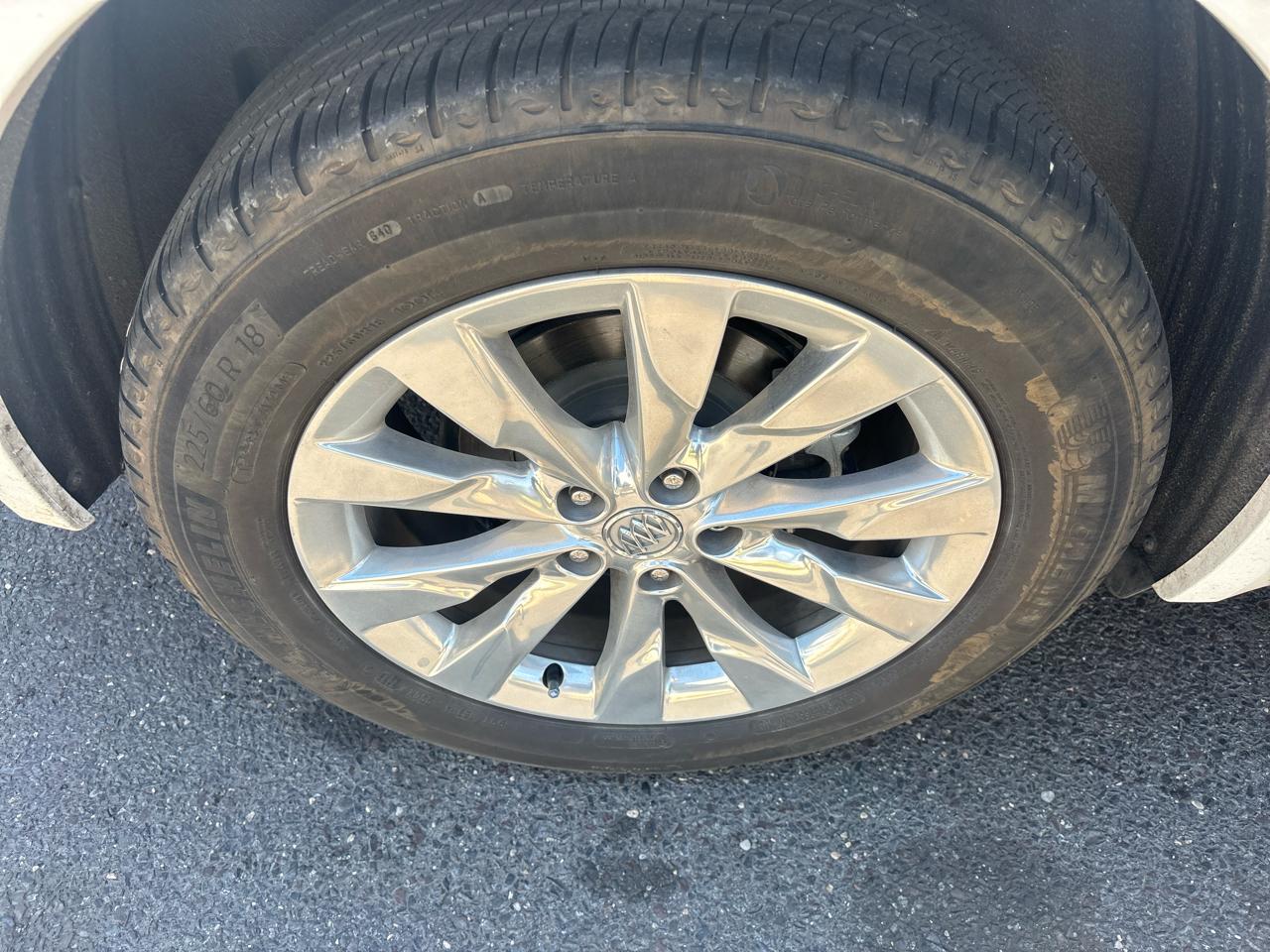 Buick Envision FWD 4dr Essence 2018