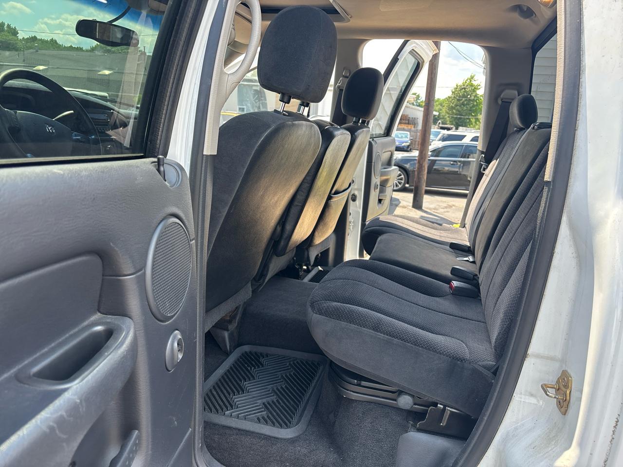 Dodge Ram 1500 4dr Quad Cab 140.5" WB 4WD SLT 2005