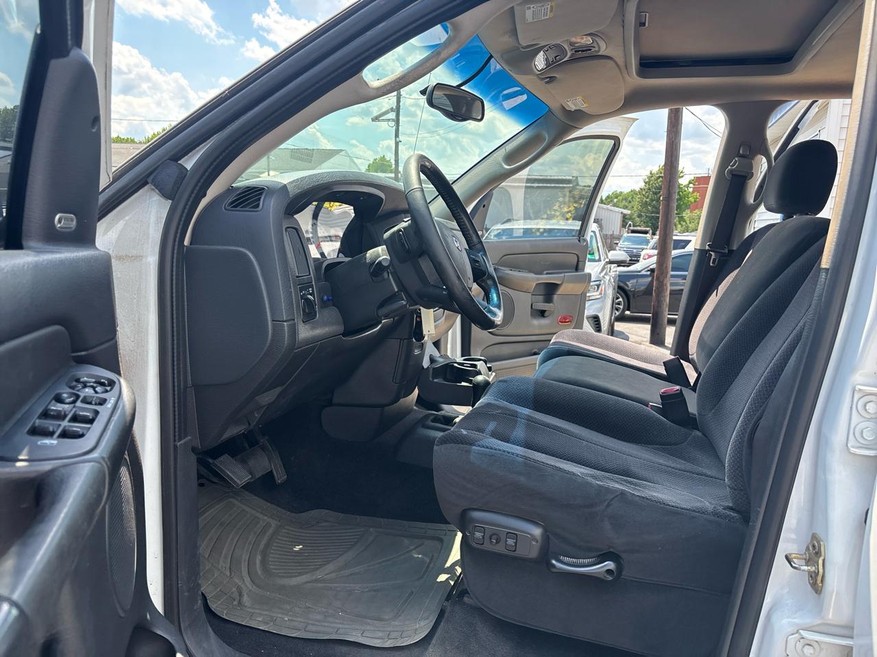 Dodge Ram 1500 4dr Quad Cab 140.5" WB 4WD SLT 2005