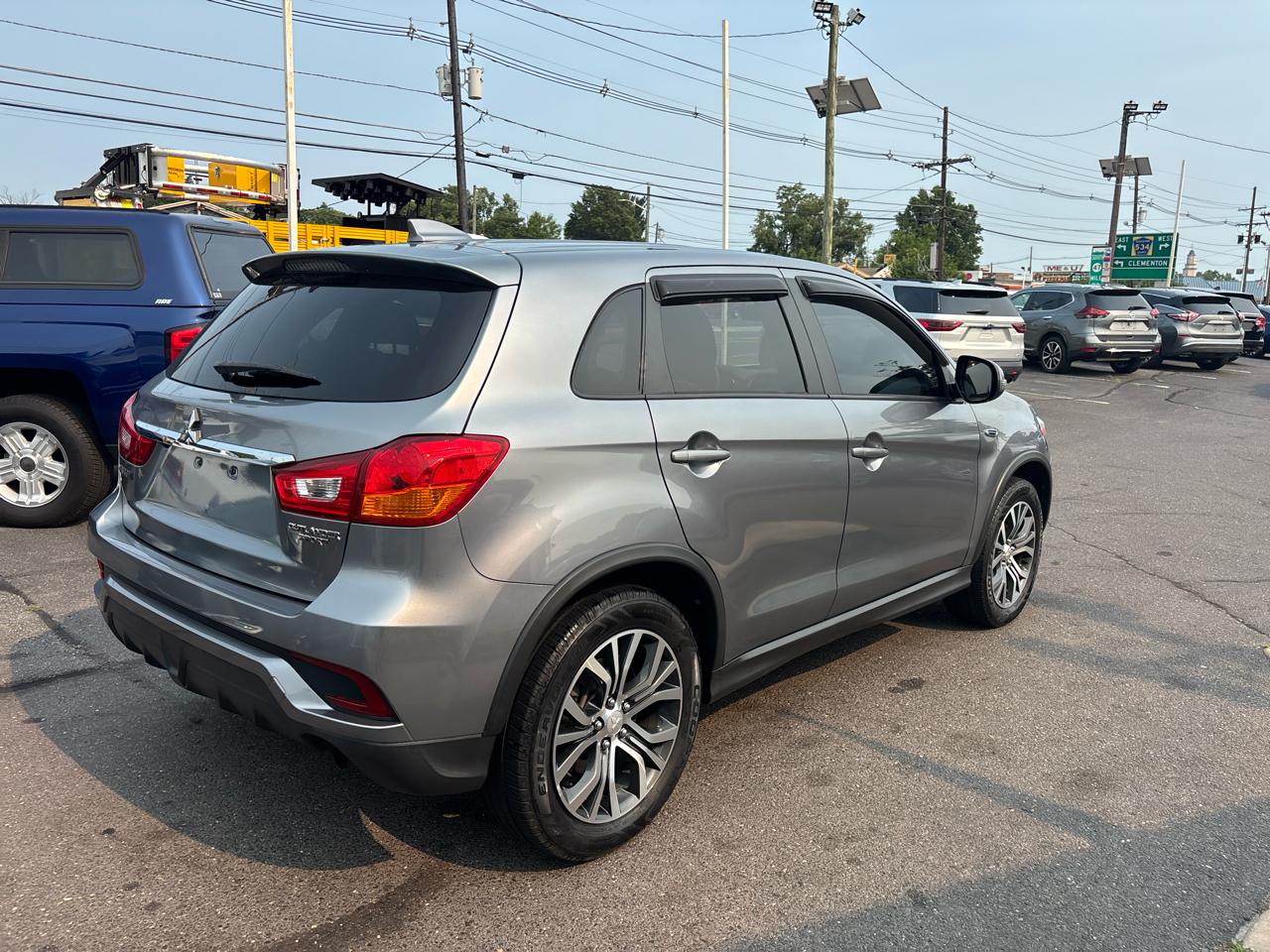 Mitsubishi Outlander Sport ES 2.0 CVT 2018