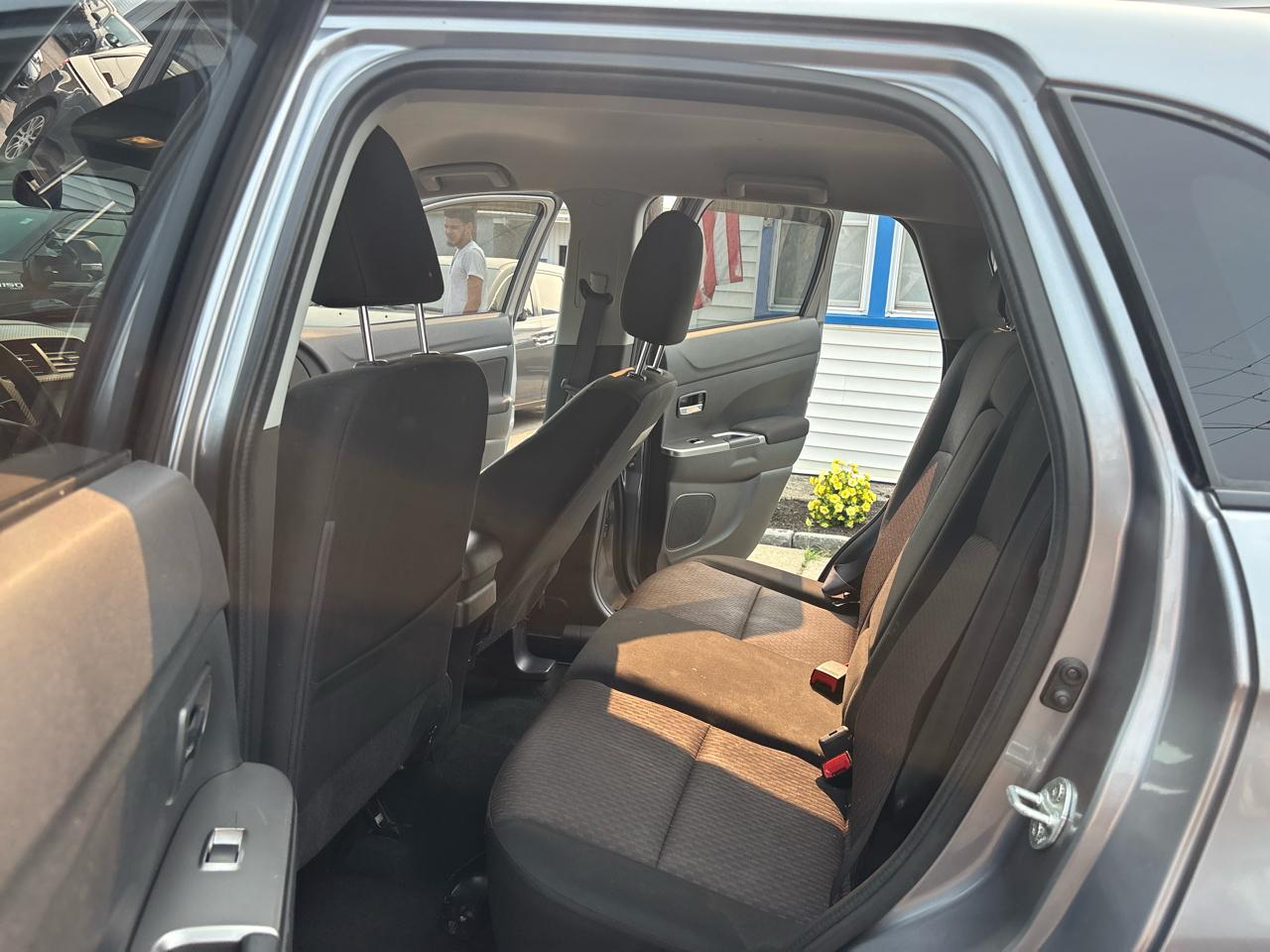 Mitsubishi Outlander Sport ES 2.0 CVT 2018