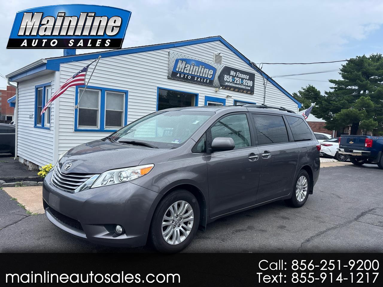 2017 Toyota Sienna XLE Auto Access Seat FWD 7-Passenger (Natl)