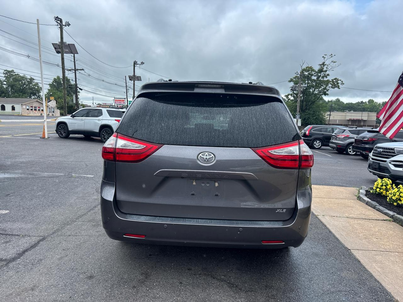 Toyota Sienna XLE Auto Access Seat FWD 7-Passenger (Natl) 2017