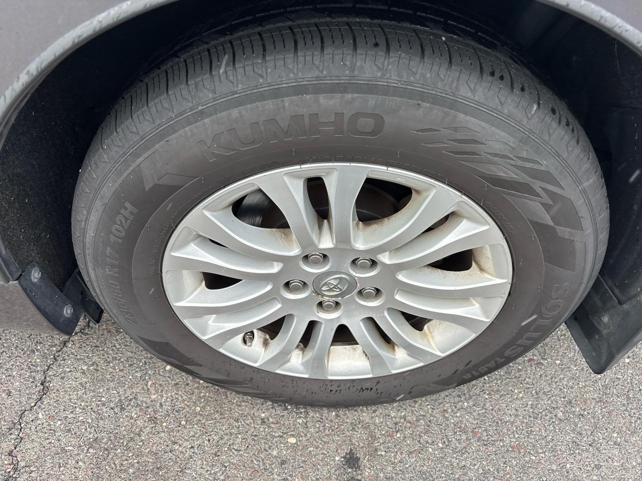 Toyota Sienna XLE Auto Access Seat FWD 7-Passenger (Natl) 2017