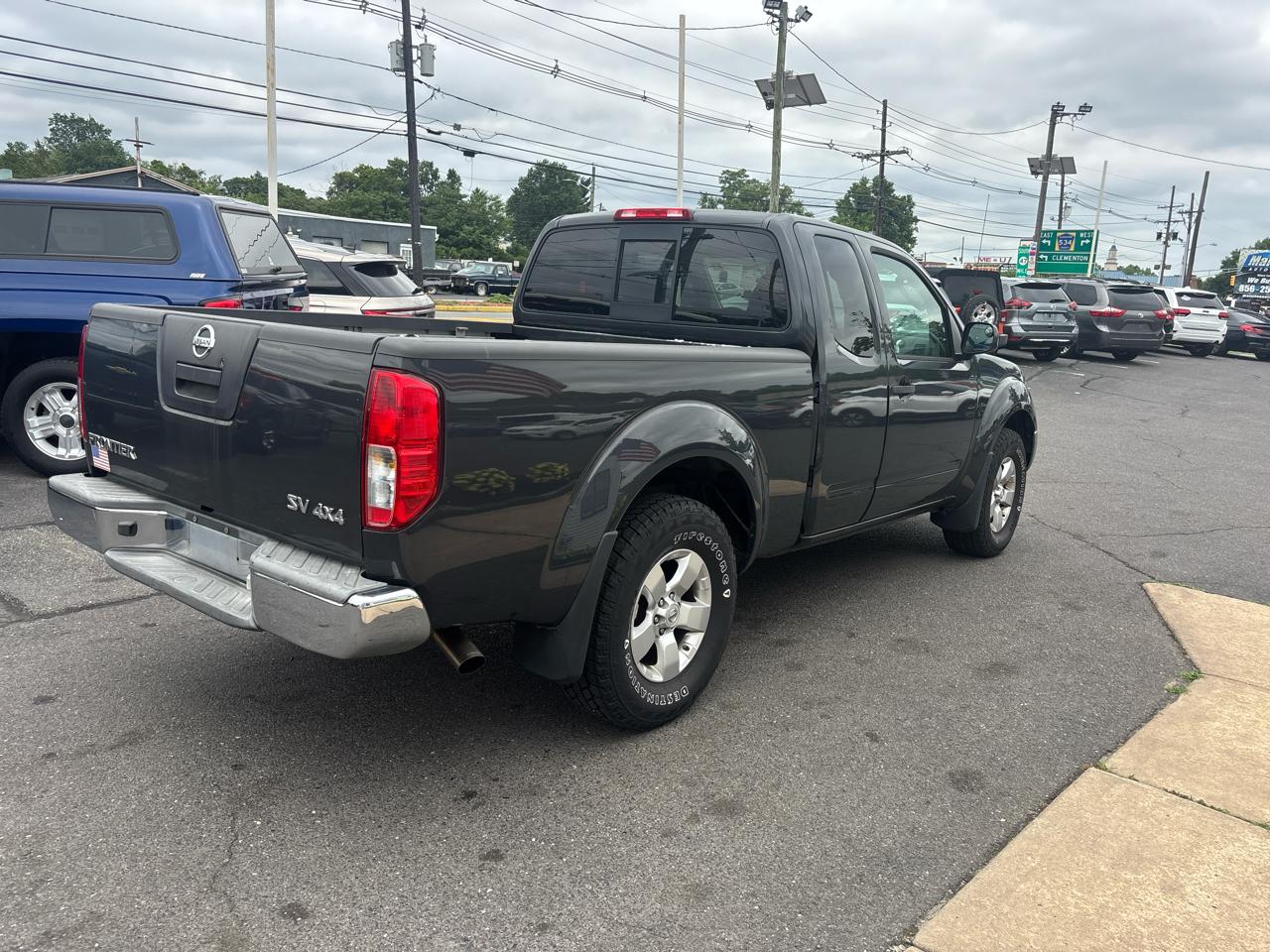 Nissan Frontier 4WD King Cab Auto SV 2011