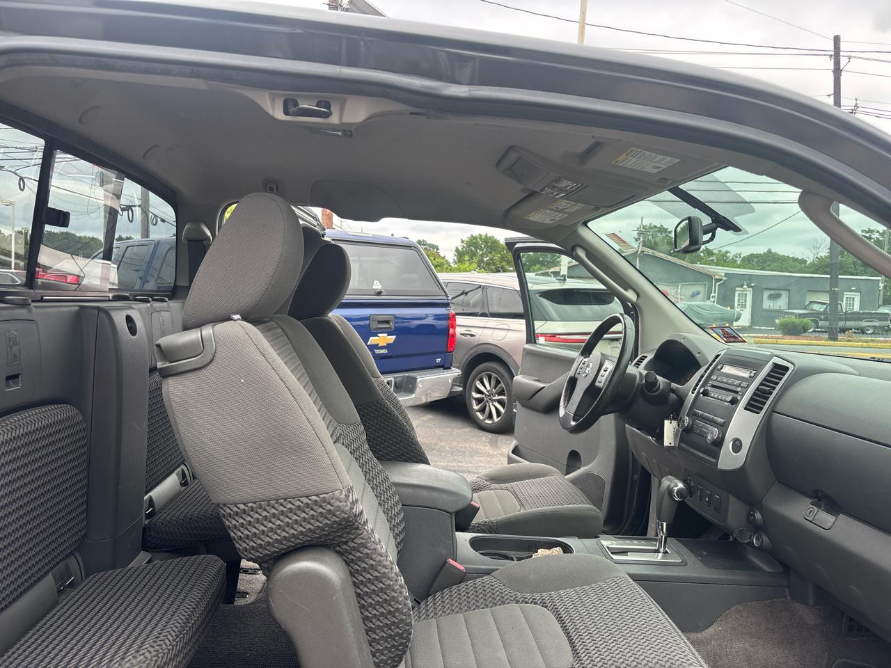 Nissan Frontier 4WD King Cab Auto SV 2011
