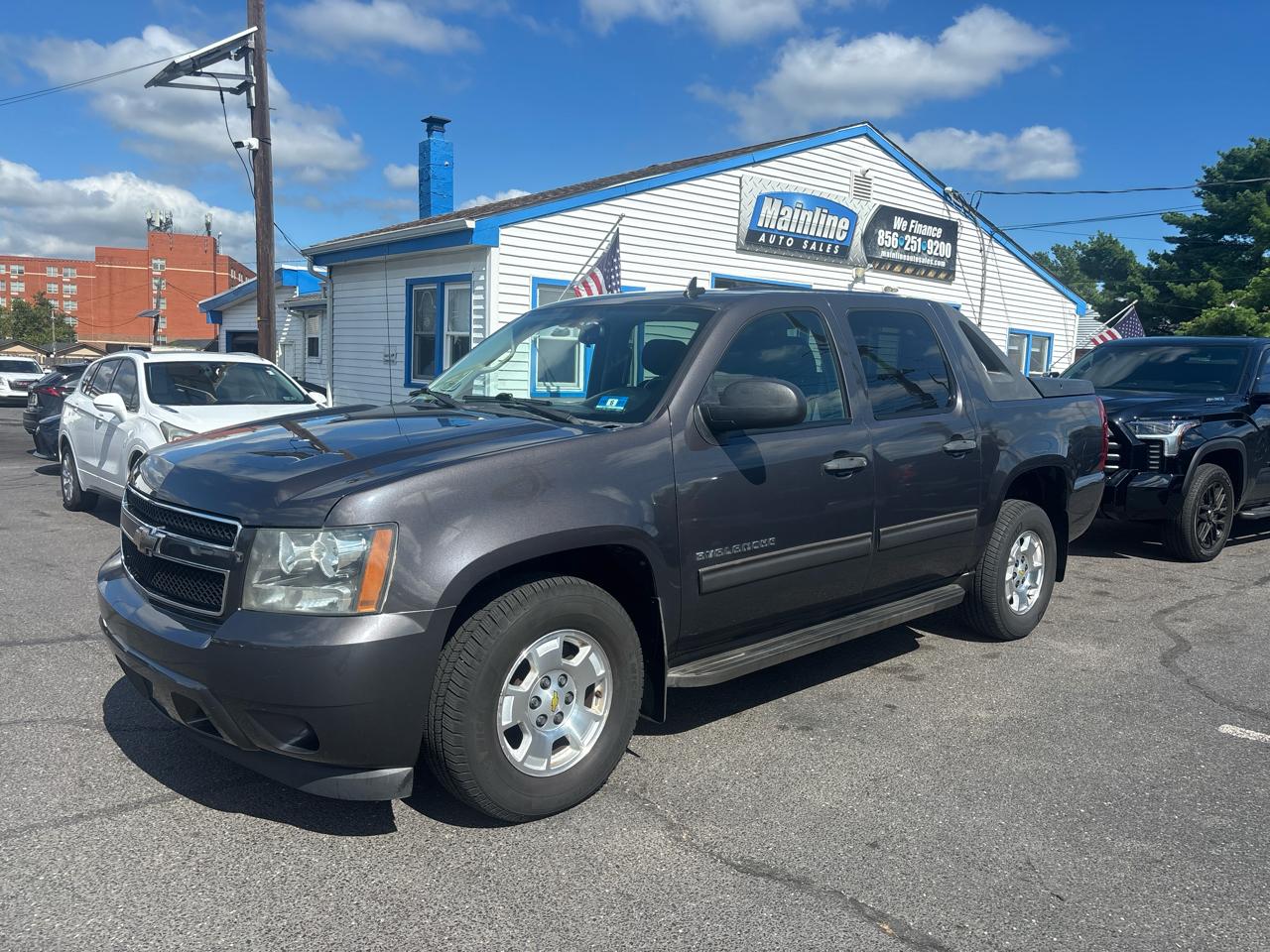 Chevrolet Avalanche 2WD Crew Cab LS 2010